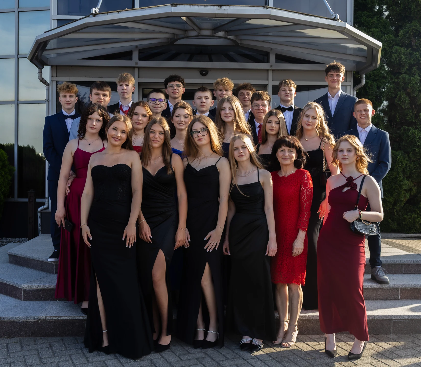 Komers klas ósmych w Sali Brylant – wzruszające pożegnanie z podstawówką — zdjęcie 17