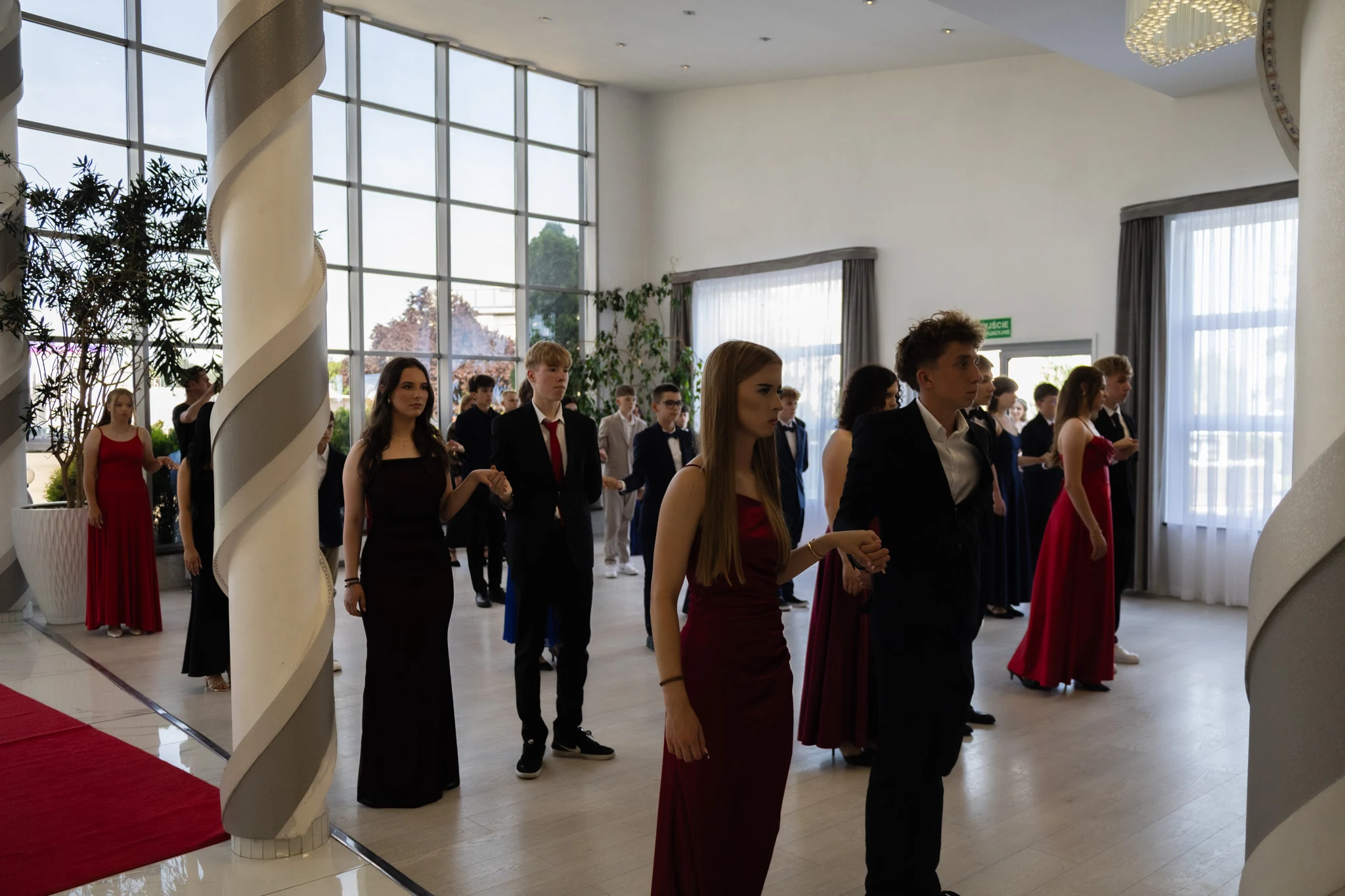 Komers klas ósmych w Sali Brylant – wzruszające pożegnanie z podstawówką — zdjęcie 23