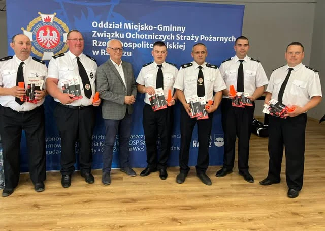 Gmina Rawicz przekazała OSP pięć aparatów powietrznych
