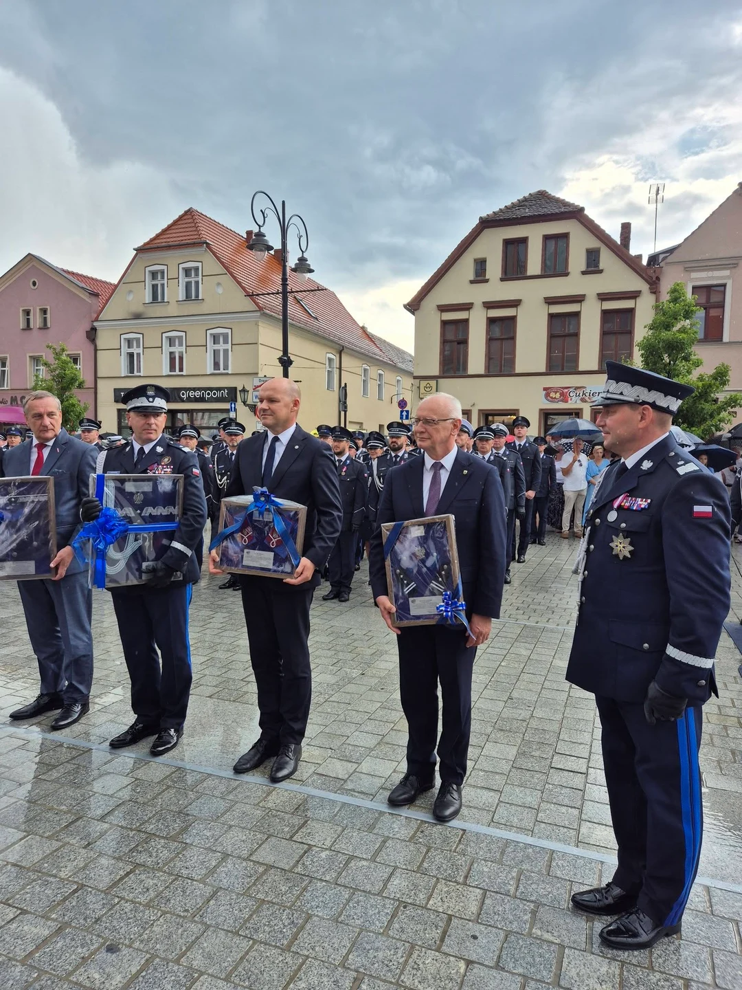 Święto Policji na rawickim rynku. Wręczono sztandar i odznaczenia — zdjęcie 19