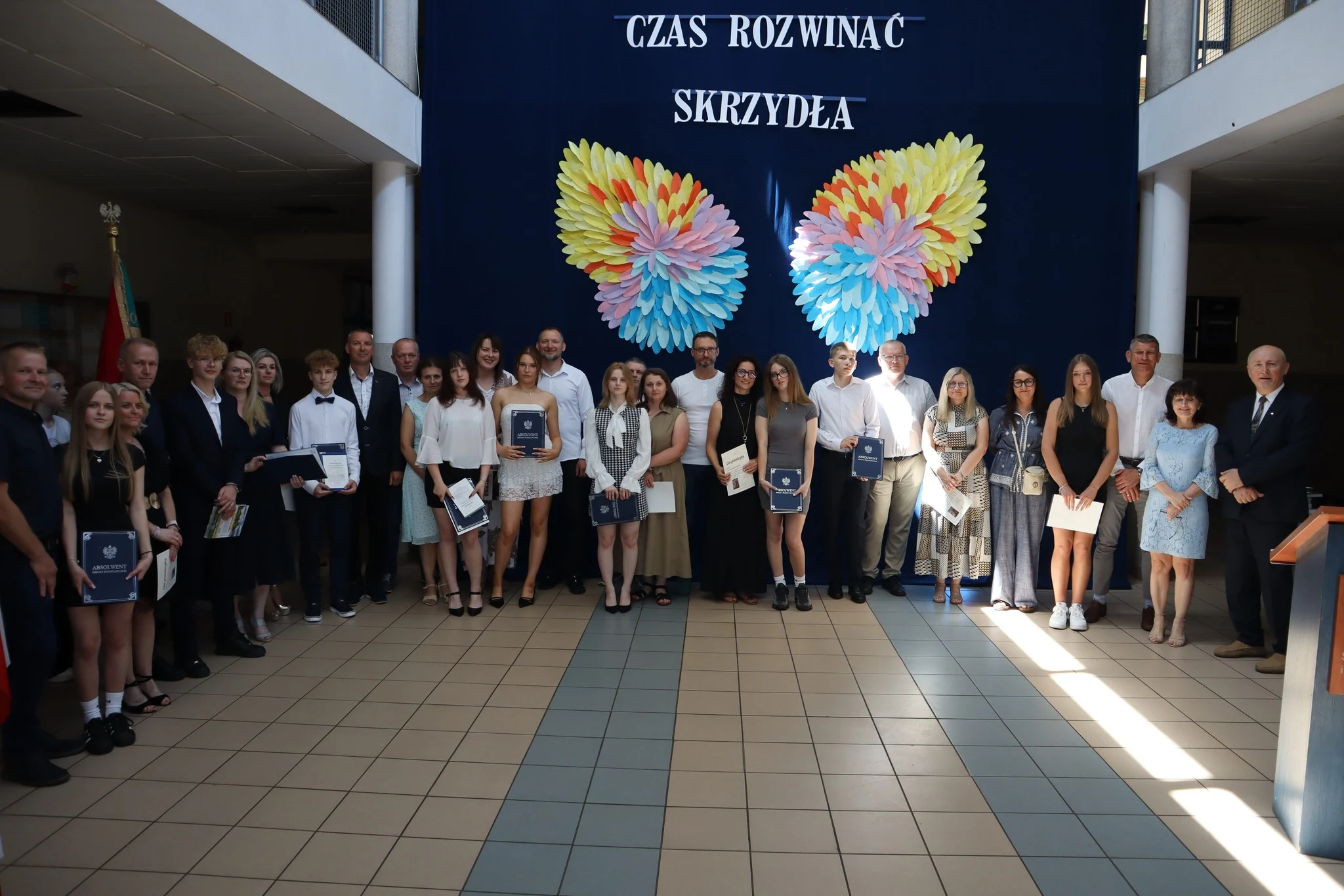 Wzruszające pożegnanie ósmoklasistów — zdjęcie 14