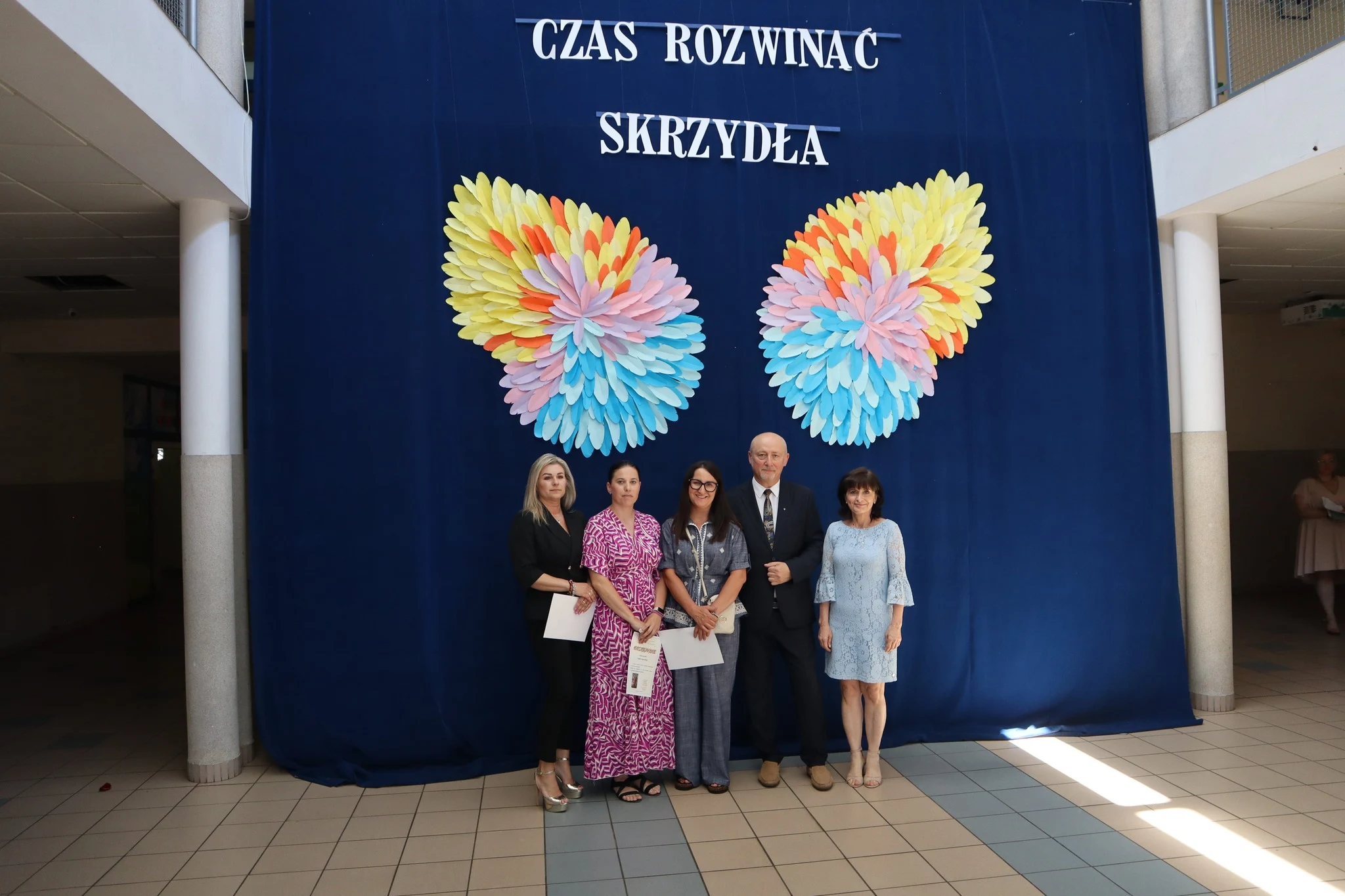 Wzruszające pożegnanie ósmoklasistów — zdjęcie 18