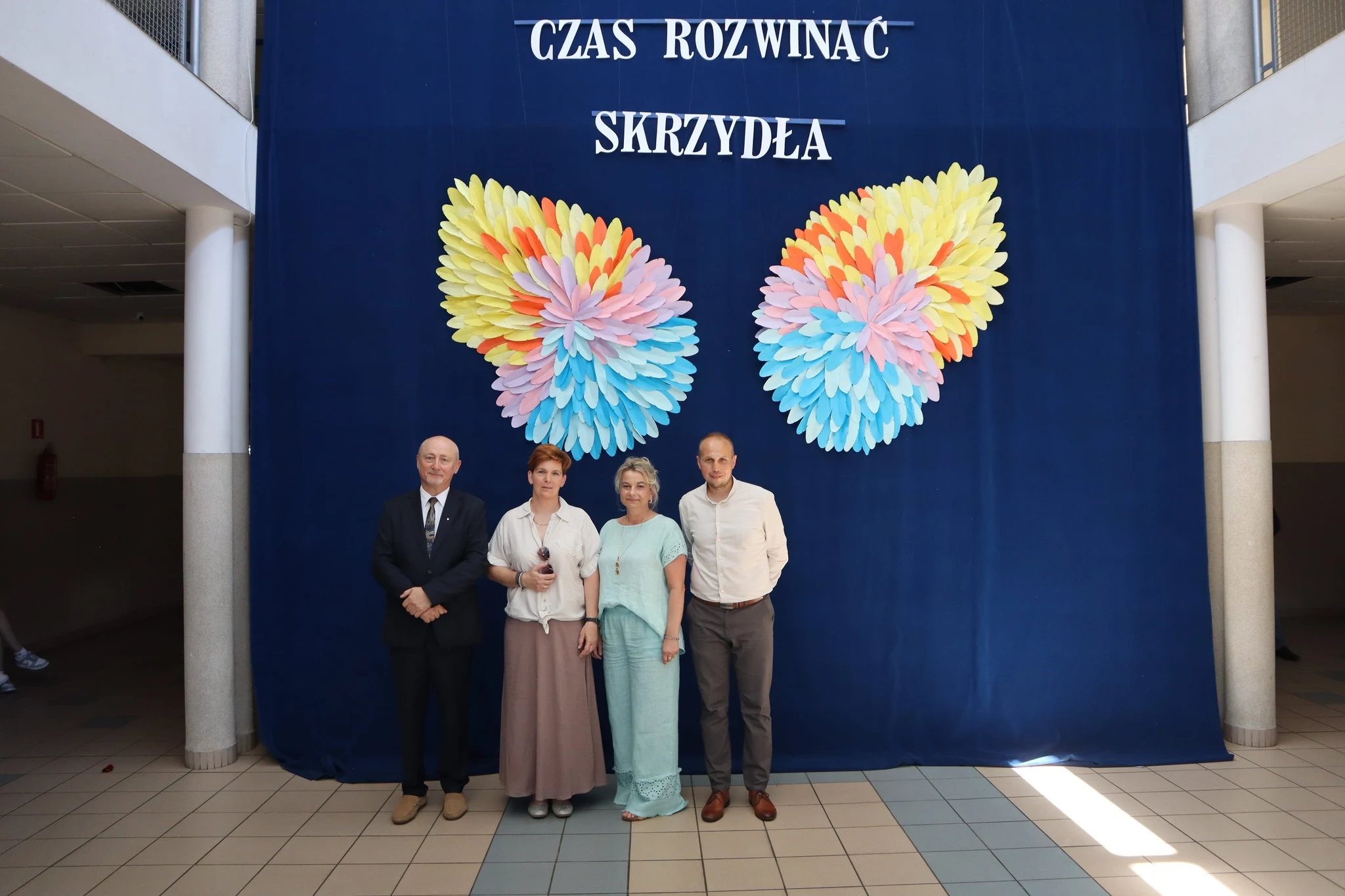 Wzruszające pożegnanie ósmoklasistów — zdjęcie 19