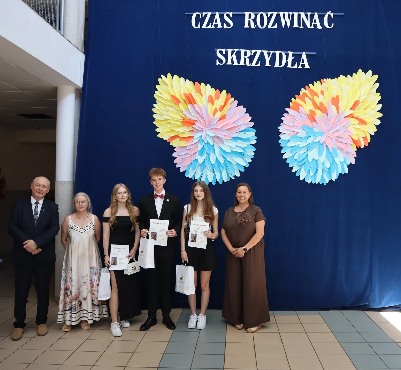 Wzruszające pożegnanie ósmoklasistów — zdjęcie 20
