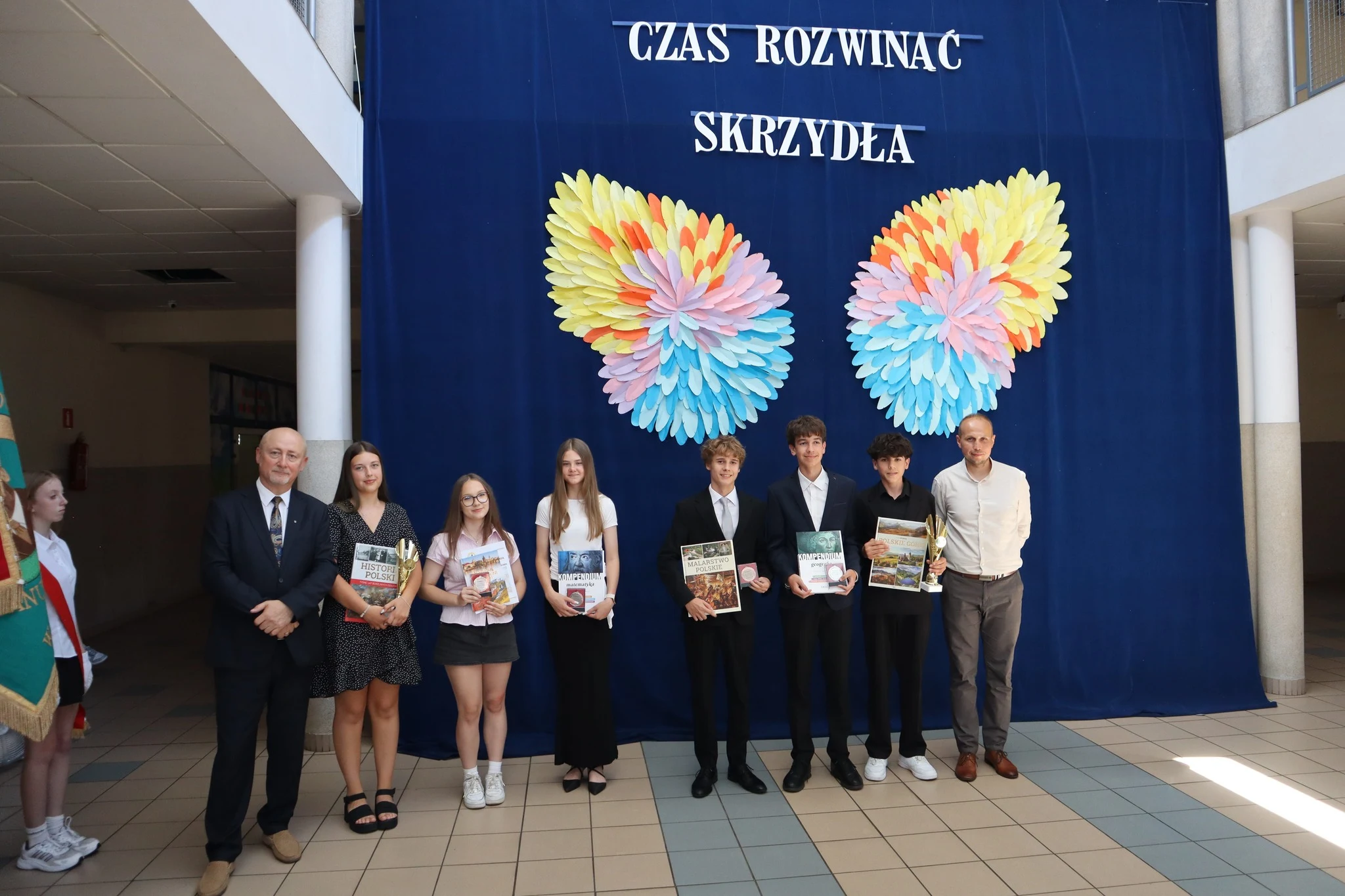 Wzruszające pożegnanie ósmoklasistów — zdjęcie 26