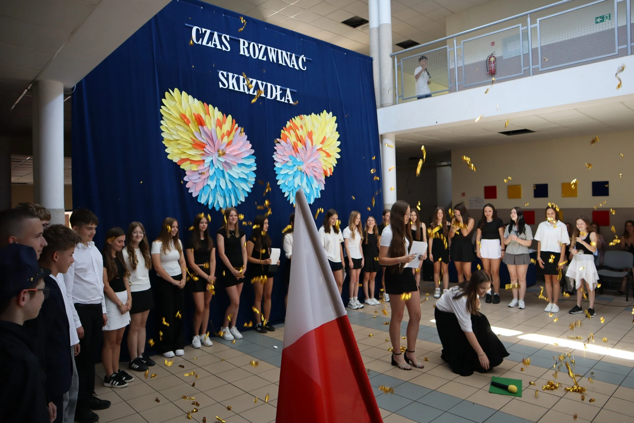 Wzruszające pożegnanie ósmoklasistów — zdjęcie 29