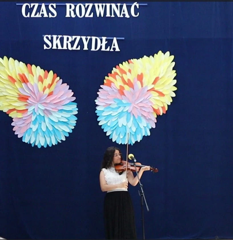 Wzruszające pożegnanie ósmoklasistów — zdjęcie 31